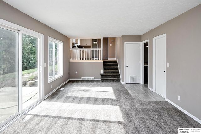 1865 S 131st Avenue, Omaha, NE 68144