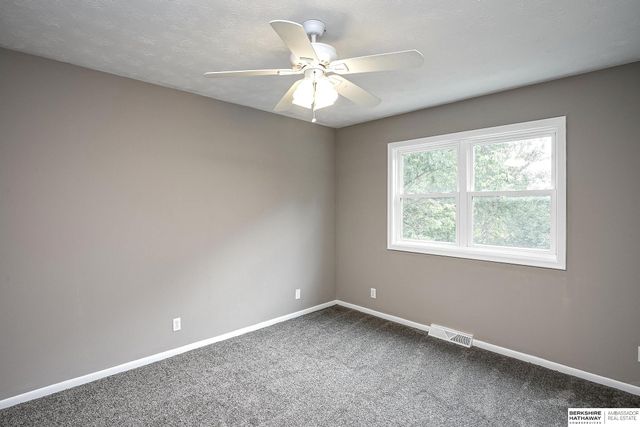 1865 S 131st Avenue, Omaha, NE 68144