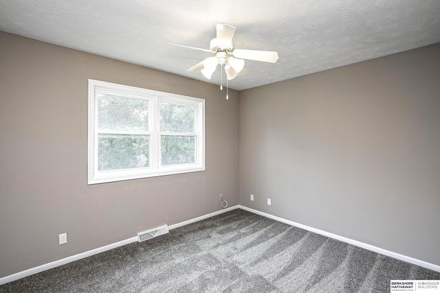 1865 S 131st Avenue, Omaha, NE 68144