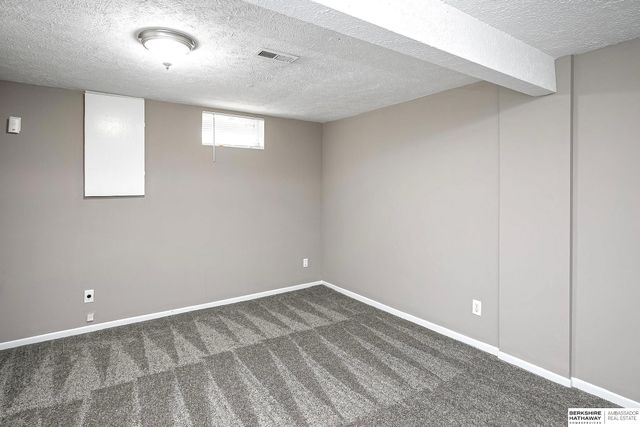 1865 S 131st Avenue, Omaha, NE 68144