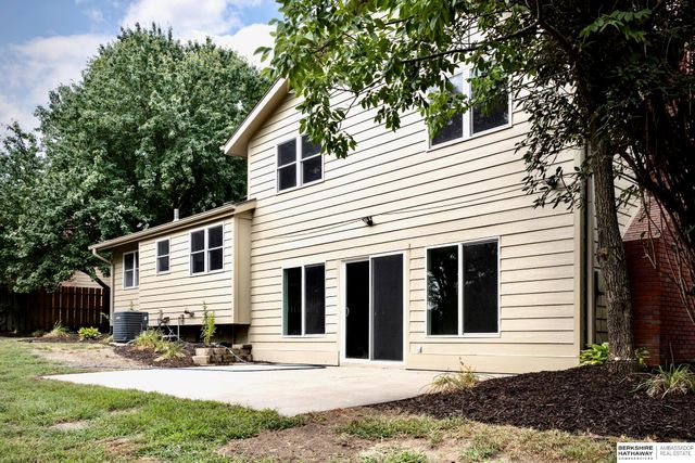 1865 S 131st Avenue, Omaha, NE 68144