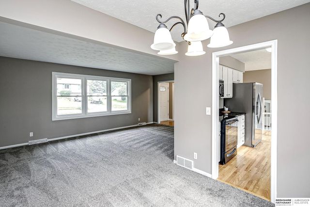 1865 S 131st Avenue, Omaha, NE 68144