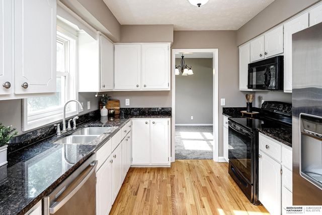 1865 S 131st Avenue, Omaha, NE 68144