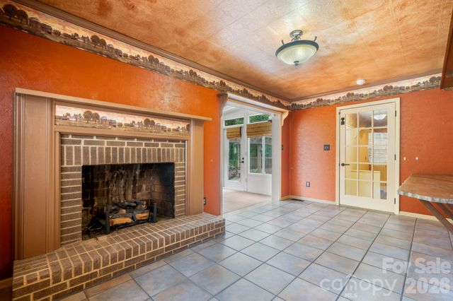 3110 Ninth Tee Drive, Newton, NC 28658