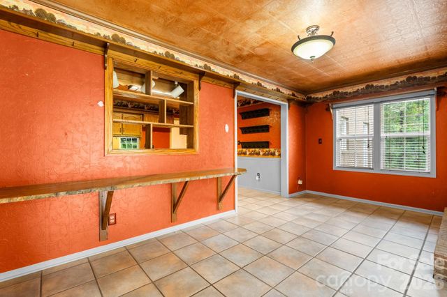 3110 Ninth Tee Drive, Newton, NC 28658