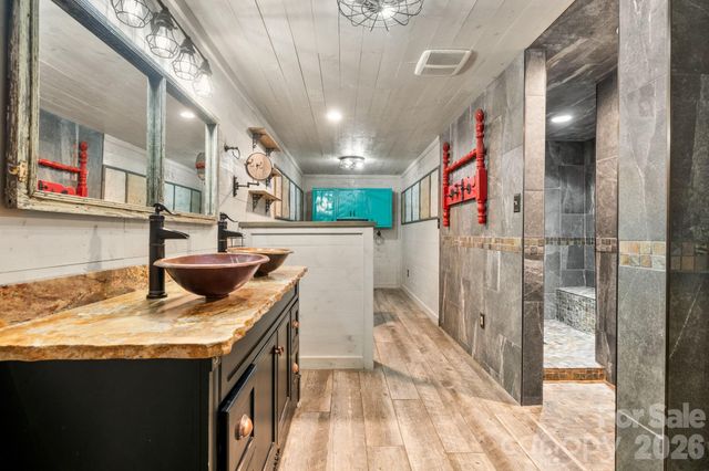 3110 Ninth Tee Drive, Newton, NC 28658
