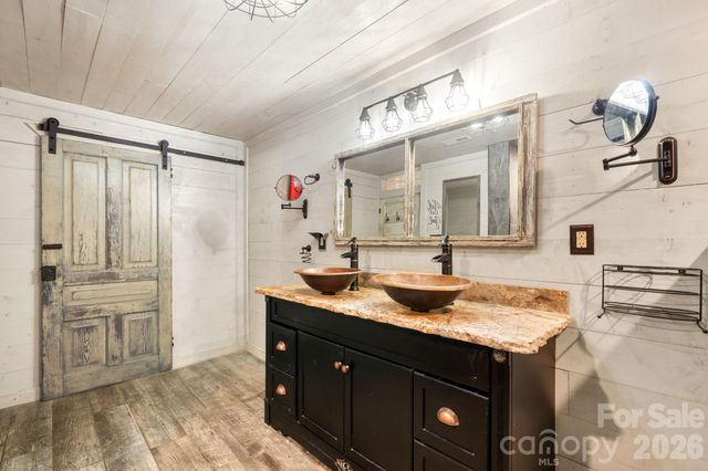 3110 Ninth Tee Drive, Newton, NC 28658