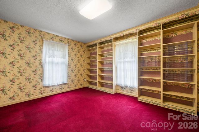 3110 Ninth Tee Drive, Newton, NC 28658