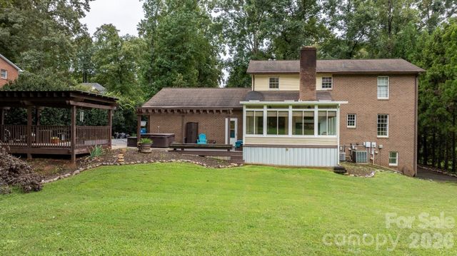 3110 Ninth Tee Drive, Newton, NC 28658