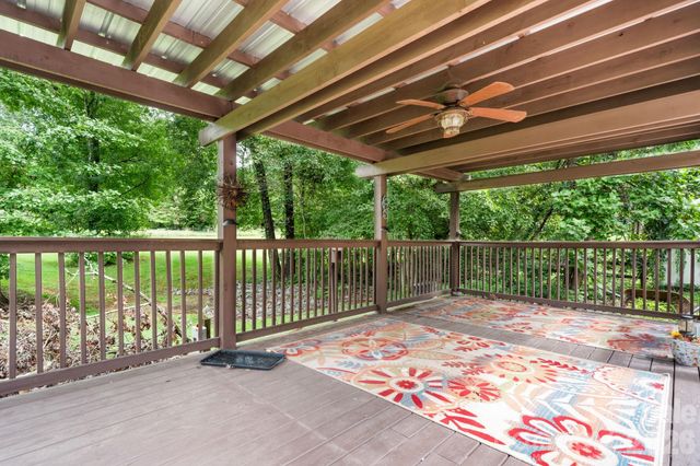 3110 Ninth Tee Drive, Newton, NC 28658