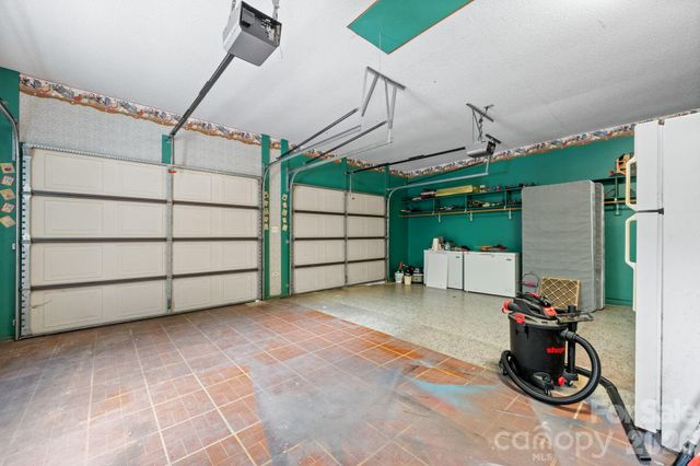 3110 Ninth Tee Drive, Newton, NC 28658