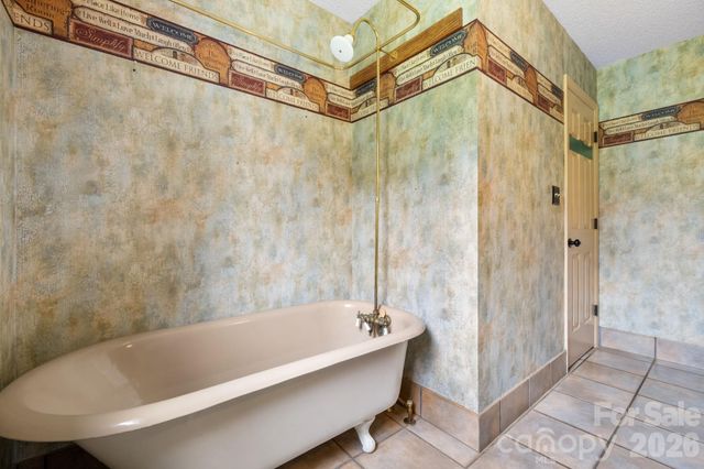 3110 Ninth Tee Drive, Newton, NC 28658