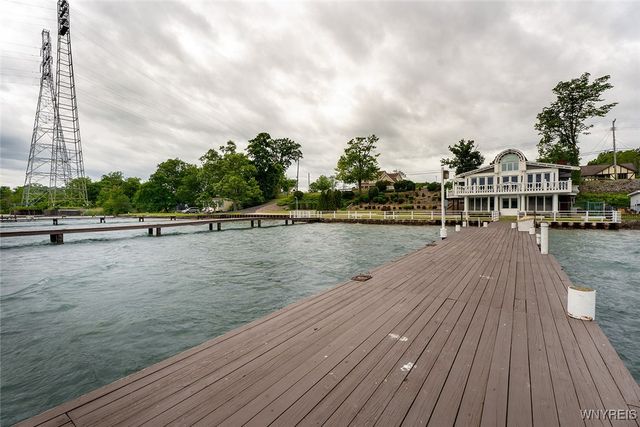 2039 East River Road, Grand Island, NY 14072