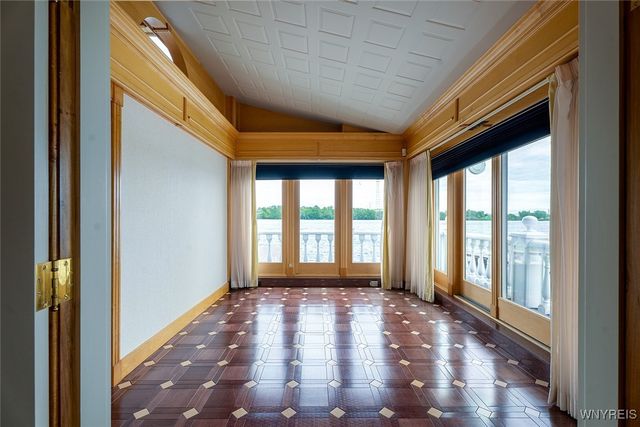 2039 East River Road, Grand Island, NY 14072