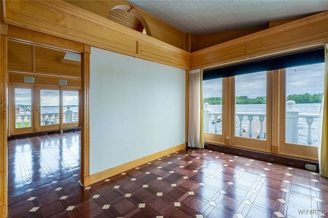 2039 East River Road, Grand Island, NY 14072