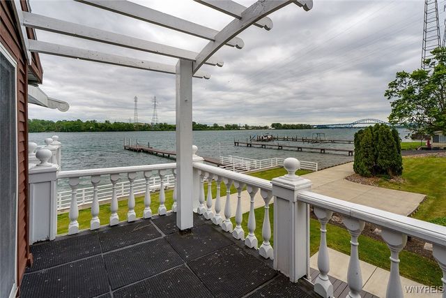 2039 East River Road, Grand Island, NY 14072