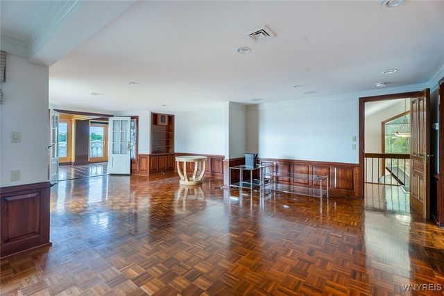 2039 East River Road, Grand Island, NY 14072