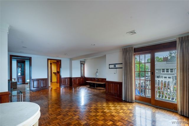 2039 East River Road, Grand Island, NY 14072