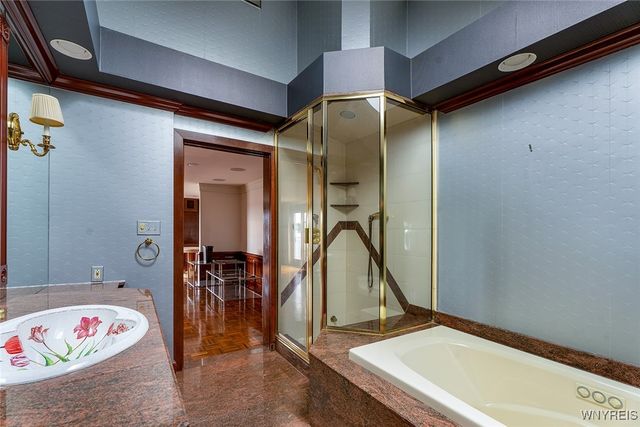 2039 East River Road, Grand Island, NY 14072