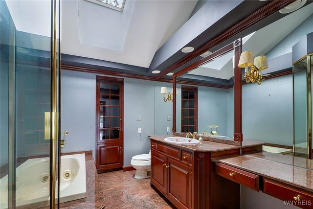 2039 East River Road, Grand Island, NY 14072