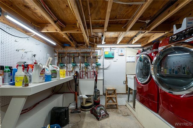 2039 East River Road, Grand Island, NY 14072