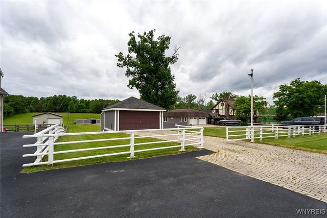 2039 East River Road, Grand Island, NY 14072