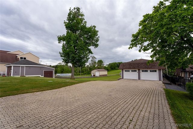 2039 East River Road, Grand Island, NY 14072