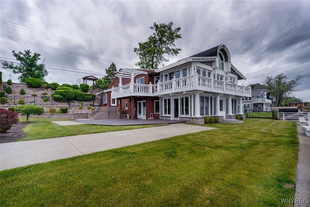 2039 East River Road, Grand Island, NY 14072