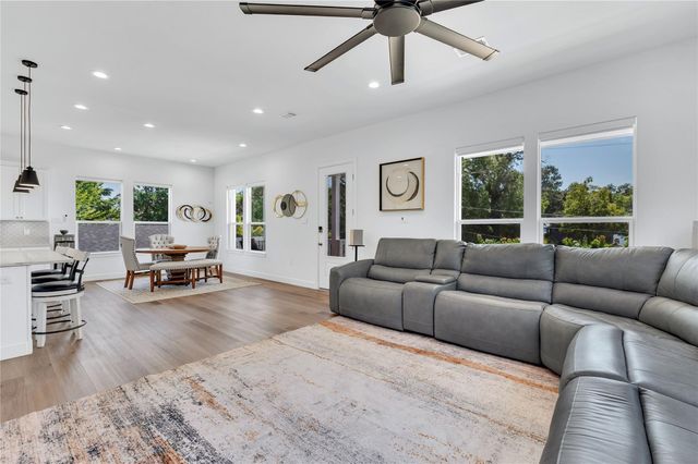 2922 Seargent Street, Seabrook, TX 77586
