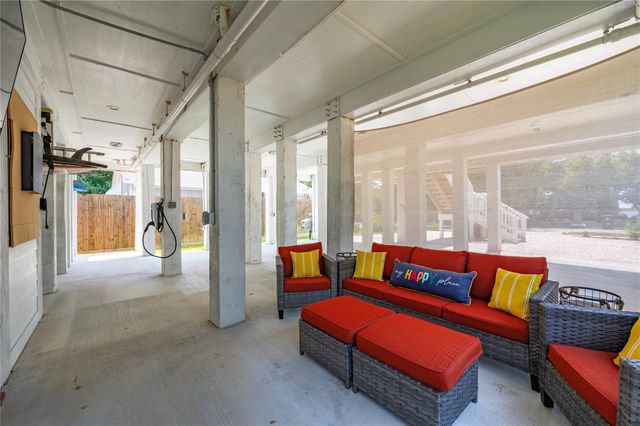 2922 Seargent Street, Seabrook, TX 77586