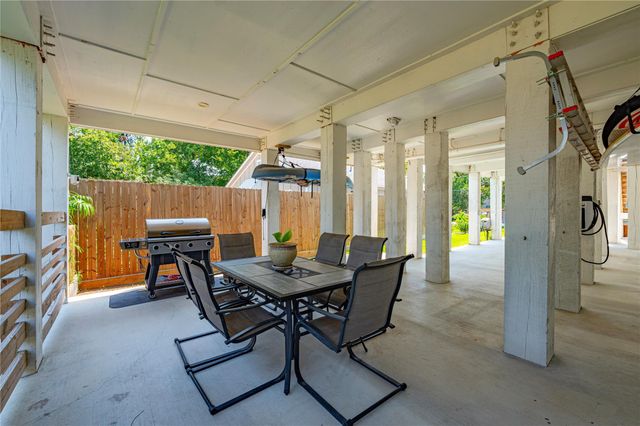 2922 Seargent Street, Seabrook, TX 77586