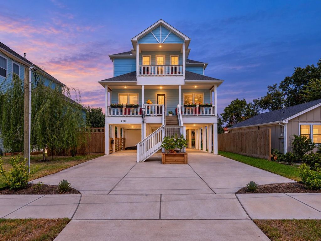 2922 Seargent Street, Seabrook, TX 77586