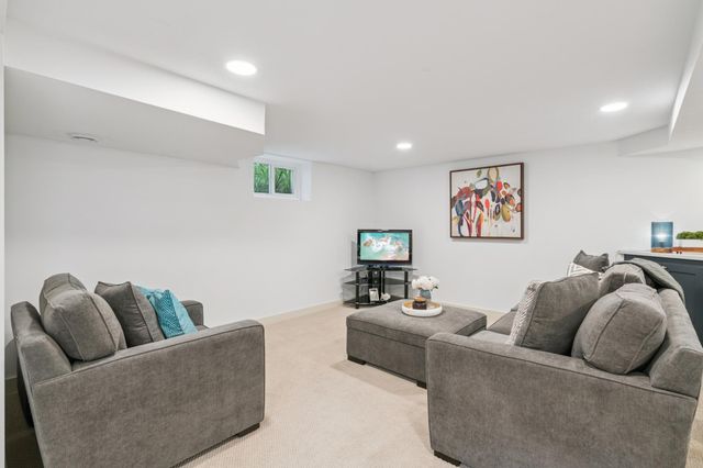 5321 40th Avenue S, Minneapolis, MN 55417