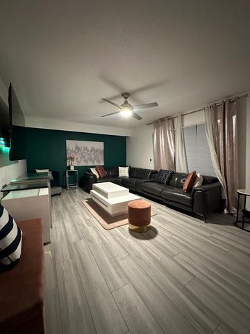 7716 77th Way, West Palm Beach, FL 33407