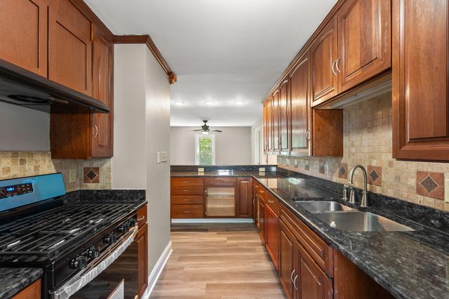 919 W 61st Avenue, Merrillville, IN 46410