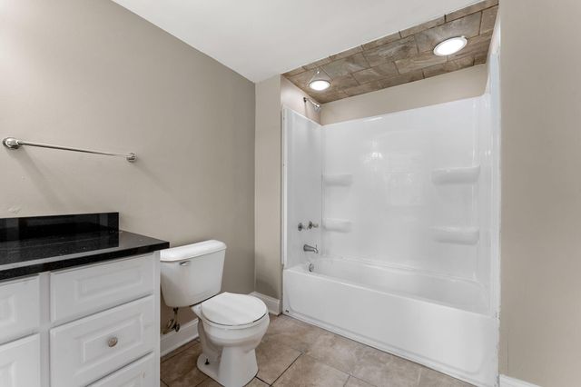 919 W 61st Avenue, Merrillville, IN 46410