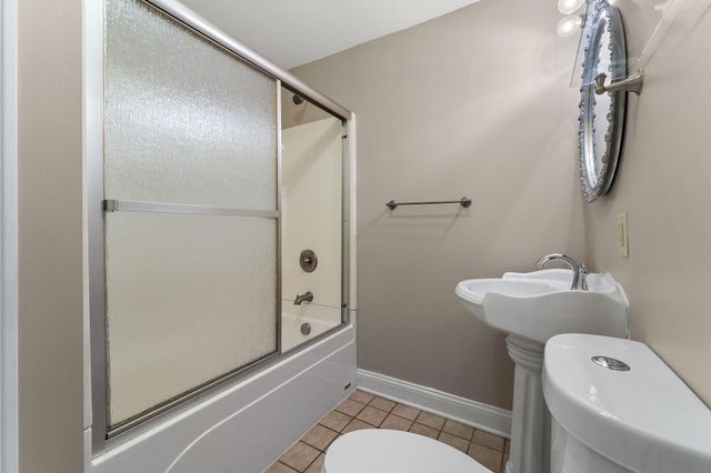 919 W 61st Avenue, Merrillville, IN 46410