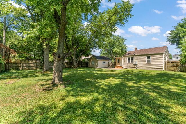 919 W 61st Avenue, Merrillville, IN 46410