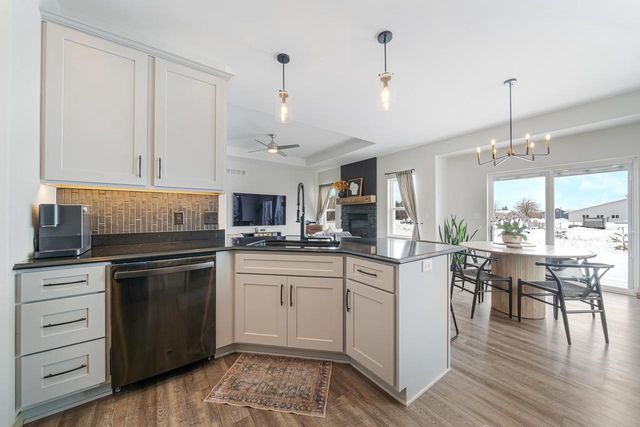 531 S SILVER FOX DRIVE, Kewaskum, WI 53040