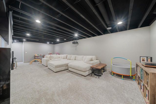 531 S SILVER FOX DRIVE, Kewaskum, WI 53040