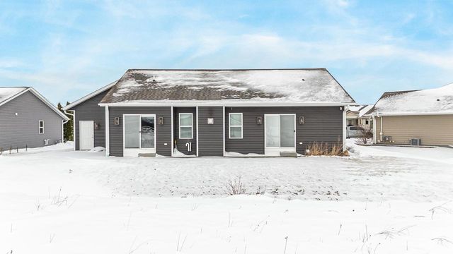 531 S SILVER FOX DRIVE, Kewaskum, WI 53040