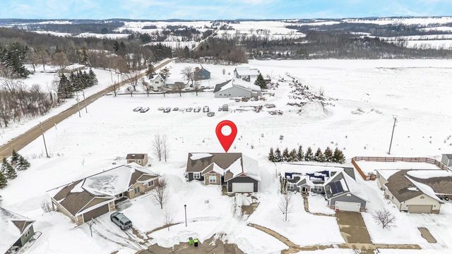 531 S SILVER FOX DRIVE, Kewaskum, WI 53040