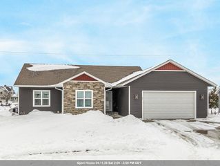 531 S SILVER FOX DRIVE, Kewaskum, WI 53040