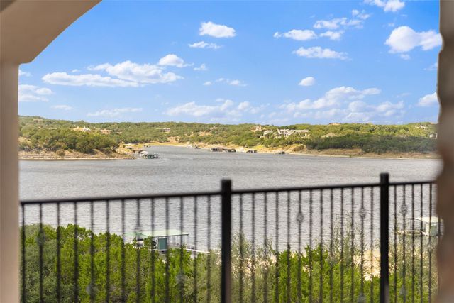 316 Lakefront DR, Point Venture, TX 78645