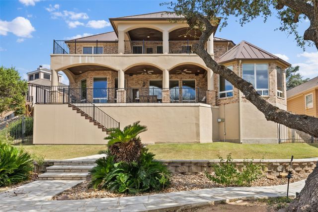 316 Lakefront DR, Point Venture, TX 78645