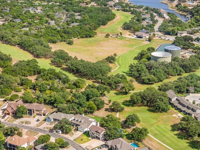 316 Lakefront DR, Point Venture, TX 78645