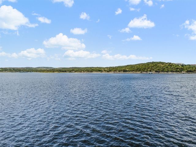 316 Lakefront DR, Point Venture, TX 78645