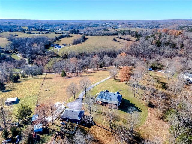 1624 Davis Road, Sadieville, KY 40370