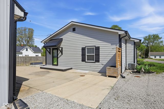 212 E Madison Avenue, Pendleton, IN 46064