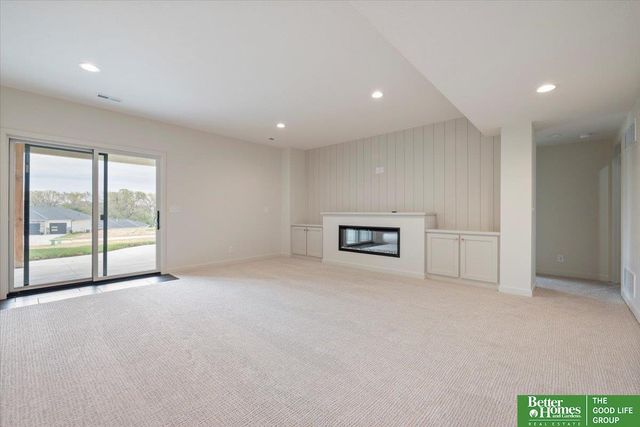 4513 S 203rd Street, Omaha, NE 68135